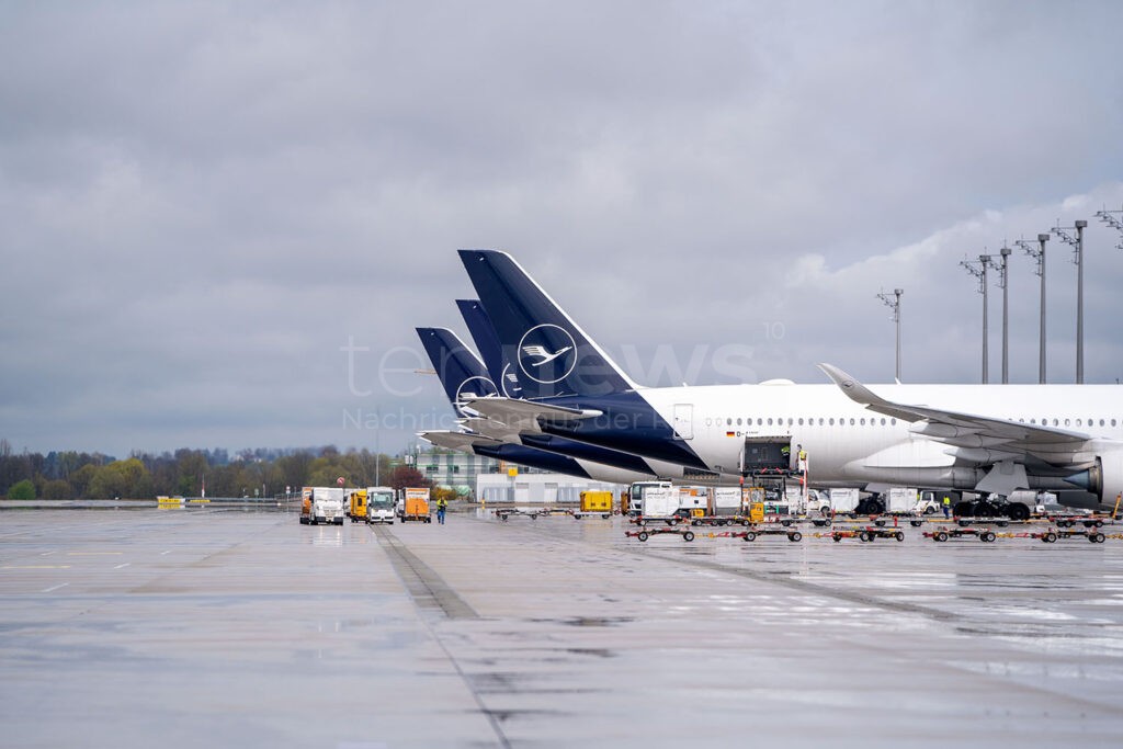 FRANKFURT - ✈️ Lufthansa plant nach Medienberichten am Freitag (26.09.2025) massiven Stellenabbau! Tausende Jobs in der Verwaltung betroffen! 📉