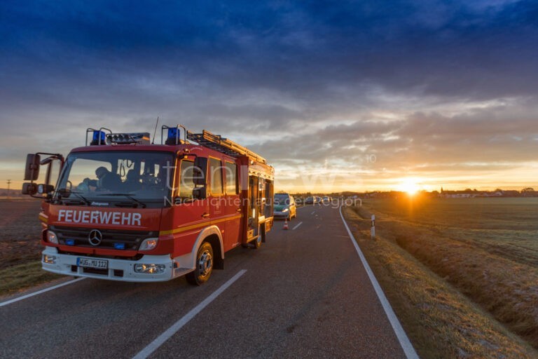 B85 BEI NEUKENROTH – 🚑 Frontalcrash am Freitag (19.09.2025): 75-Jähriger stirbt am Unfallort, Citroen-Fahrer schwer verletzt, B85 gesperrt. 🚓