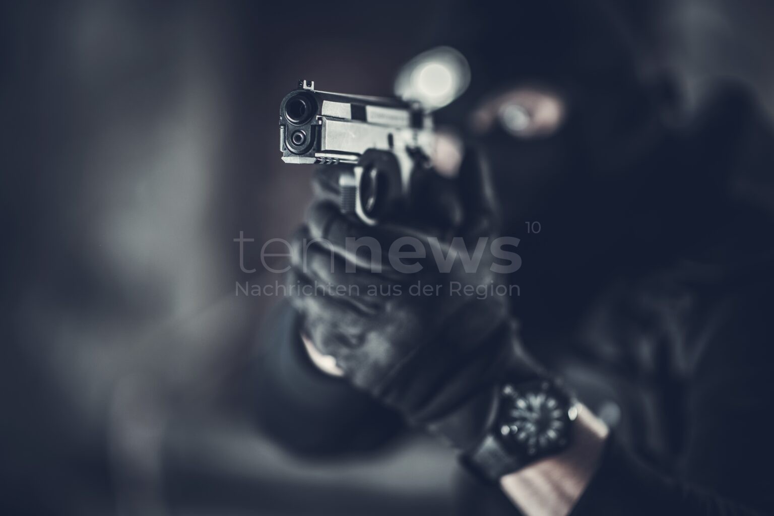 SCHWANDORF - 💀 Falscher Auftragskiller fordert am Montag (15.09.2025) per E-Mail Geld! Erpressung an Justizmitarbeiter gescheitert! ⚖️