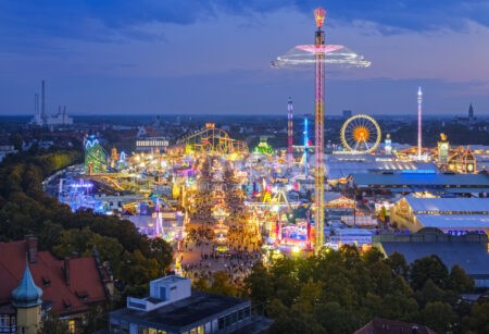 MÜNCHEN - 💣 45 Jahre nach Wiesn-Anschlag am Donnerstag (26. September)! OB Reiter warnt vor wachsender rechtsextremer Gefahr! 🍺