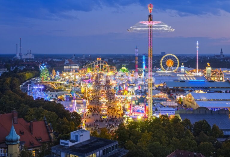 MÜNCHEN - 🎠 Technische Panne auf der Wiesn! 32 Menschen eine Stunde lang in 80 Metern Höhe im Kettenkarussell gefangen! ⚠