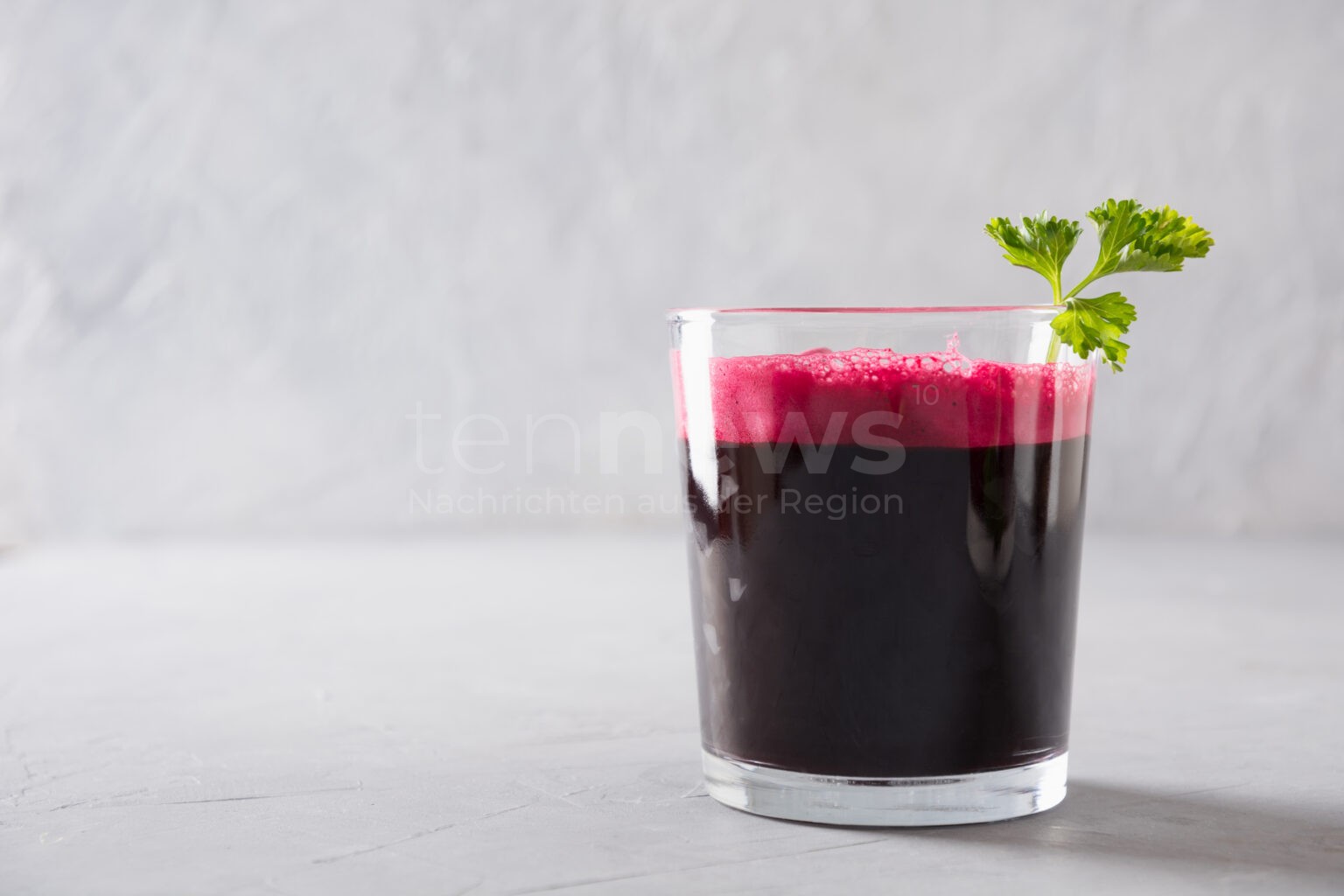 Was ist Muttersaft? 🍇 Reiner Direktsaft aus erster Pressung, reich an Vitaminen und gesunden Trubstoffen - ideal für Schorlen und Smoothies! 🥤