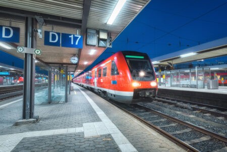 BERLIN - 🚂 Dem Deutschlandticket droht eine neue Preiserhöhung! Aus den Bundesländern kommt am Mittwoch (17.09.2025) scharfe Kritik an die Bundesregierung! 💰