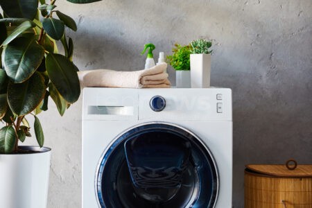 Waschmaschine – 🧺 Diese Dinge lieber nicht in die Trommel: Schuhe, Anzüge, Leder & Co besser von Hand reinigen! 🚫