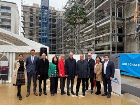 LANDSHUT - 🏗️ Bernreiter bei Richtfest für 160 bezahlbare Wohnungen am Freitag (26.09.2025)! 66 Millionen Euro Investition für autofreies Quartier! 🏠