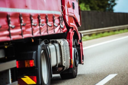A6 / LANDKREIS AMBERG-SULZBACH - ⚠️ Drei Gefahrgut-Transporte am Montag (29.09.2025) gestoppt! Teilweise gefährliches Material ausgetreten! 🚛