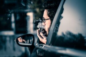 DEUTSCHLAND - Bundesrat will Rauchverbot im Auto durchsetzen! Schutz für Kinder und Schwangere - Lauterbach-Vorstoß kommt doch noch!