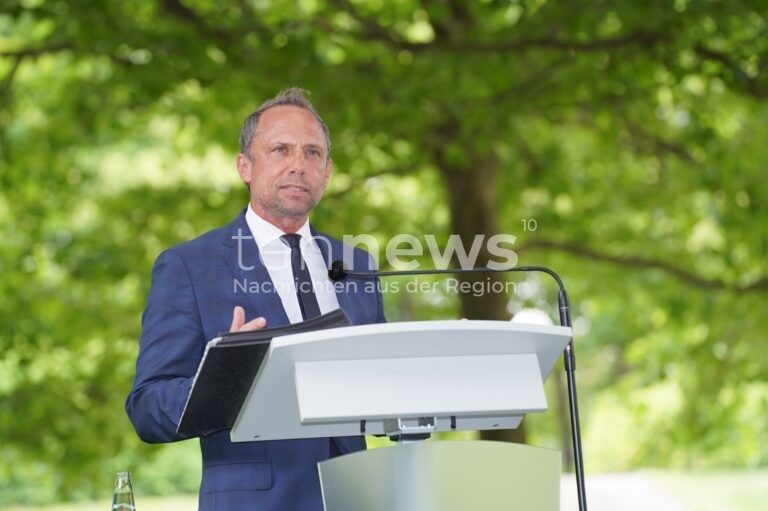 STRAUBING - 💧 Spatenstich für neue Flussmeisterstelle am Montag (29.09.2025)! Minister Glauber investiert 25 Millionen Euro in Hochwasserschutz - Fertigstellung bis 2027! 🚧