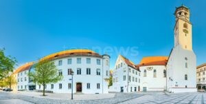 MEMMINGEN - ⚖️ Tag der offenen Tür am Donnerstag (03.10.2025) im Landgericht: Führungen, Mitmachaktionen, Kunst und spannende Einblicke in die Justiz für alle! 🏛️