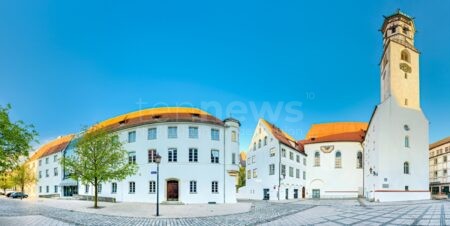 MEMMINGEN - ⚖️ Tag der offenen Tür am Donnerstag (03.10.2025) im Landgericht: Führungen, Mitmachaktionen, Kunst und spannende Einblicke in die Justiz für alle! 🏛️