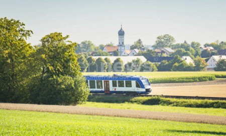 AUGSBURG - 🚧 Bauarbeiten bei der Bahn in der Nacht auf Dienstag (28.10.2025)! Zugausfälle zwischen Augsburg und Weilheim - Ersatzbusse im Einsatz! 🚌
