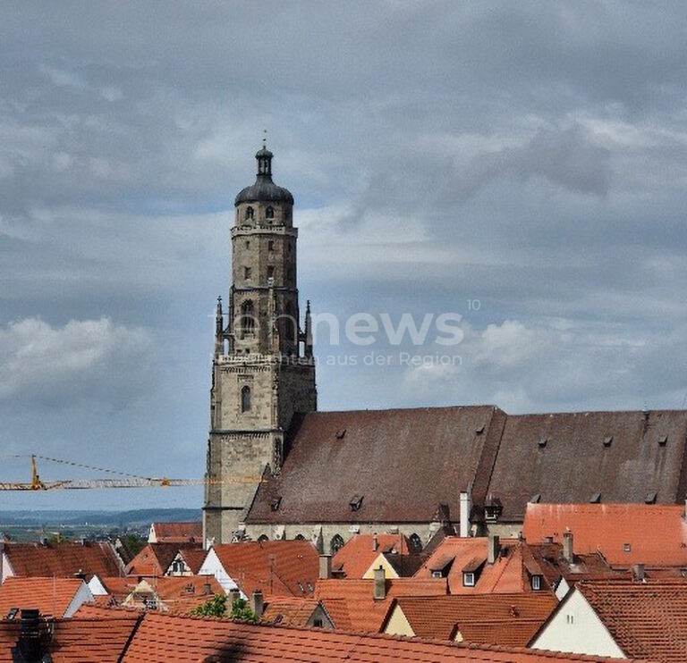 NÖRDLINGEN - 🚫 Turm "Daniel" geschlossen! Wahrzeichen am Montag (11.11.2025) wegen Grundreinigung gesperrt. Winteröffnungszeiten von 10 bis 17 Uhr ⛪