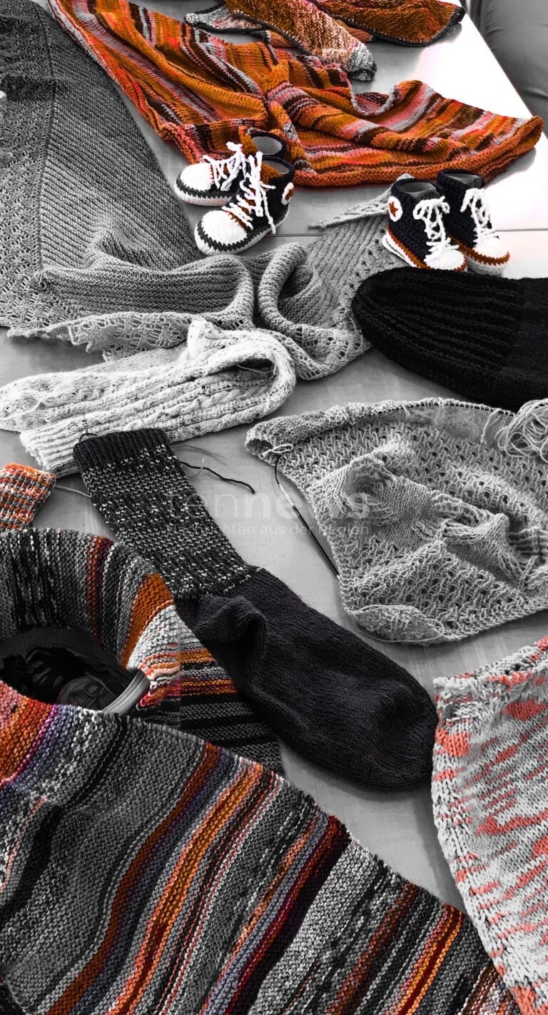 NÖRDLINGEN - 🧶 Strickkreis am Donnerstag (06.11.2025) von 14 bis 17 Uhr! Gemeinsam handarbeiten in der Stadtbibliothek - Anfänger willkommen! ✨