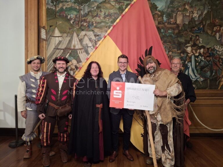 NÖRDLINGEN - 💰 Herzens-Bettler übergibt stolze 1.400 Euro an "Nördlinger Hilfe in Not"! Stadtmauerfest-Sammlung hilft Menschen! ❤