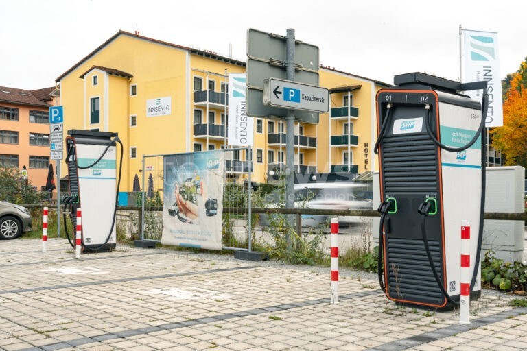 PASSAU - 🌱 Stadt investiert 315.000 Euro in Klimaschutz! 137 Ladestationen und 413 Kilowatt peak Photovoltaik-Leistung erreicht! ⚡