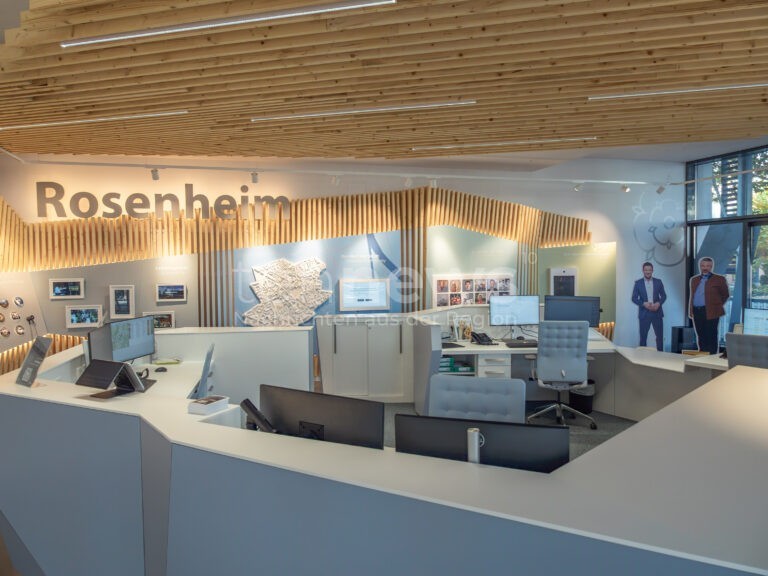 ROSENHEIM - 🏢 Neue Touristinfo am Freitag (17.10.2025) eröffnet! 3D-Stadtmodell und Multimedia-Erlebnis - "modernste in Deutschland"! 🗺