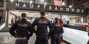 MÜNCHEN - 👮‍♂️ Fremdenfeindliche Angriffe am Sonntag (19.10.2025) am Hauptbahnhof! 42-Jähriger schlägt Helfer und 54-Jähriger greift Bundespolizisten an! 🚔