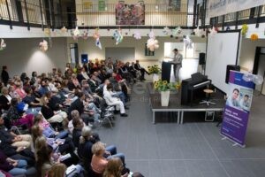 NÜRNBERG - 🎓 Stütz- und Förderklassen feiern 30. Geburtstag! 70 Prozent der Schulverweigerer schaffen Rückkehr in die Regelschule! 📚