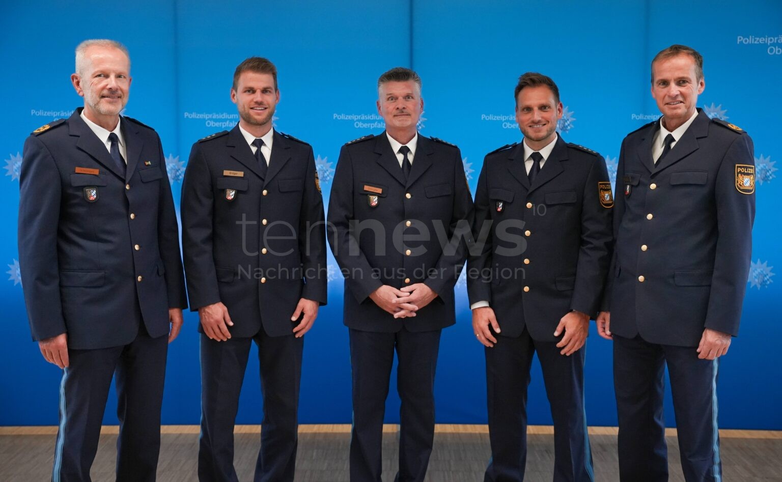 REGENSBURG - 👮‍♂️ Doppelter Amtswechsel im Polizeipräsidium Oberpfalz: Neue Leitung für Präsidialbüro und Zentrale Einsatzdienste, erfahrene Führungskräfte im Einsatz! 🚓