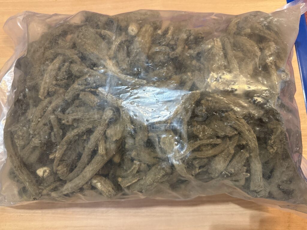A3 BEI WÜRZBURG - 🚔 Zoll deckt am Donnerstag (03.10.2025) Schmuggel auf! 950 Gramm Marihuana, verbotener Potenz-Honig und geschützte Wurzeln sichergestellt! 🚨