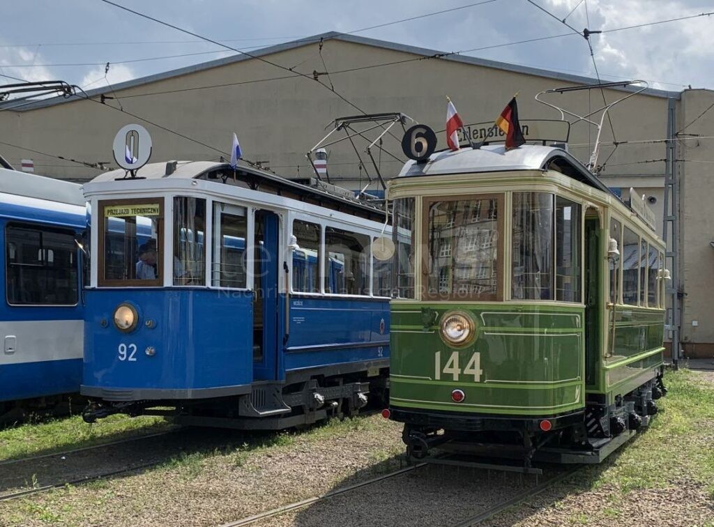 Nach 5 Jahren Arbeit endlich fertig! Historischer Zeppelinwagen 144 startet ersten Fahrgastbetrieb - tennews NĂRNBERG - đ Historischer Zeppelinwagen 144 am Mittwoch (15.10.2025) offiziell in Betrieb genommen! Symbol der StĂ€dtefreundschaft startet Fahrgastbetrieb! đ”đ±