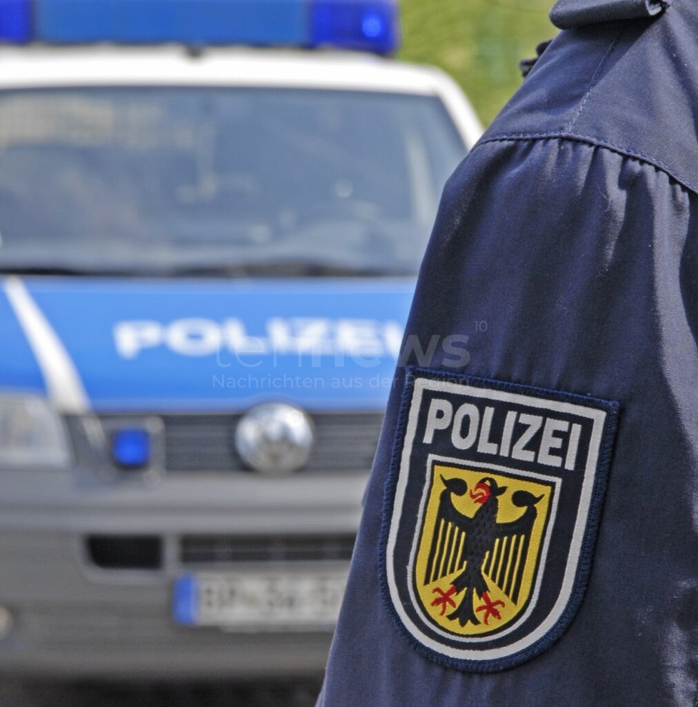 KIEFERSFELDEN - 🚔 Schleusung am Samstag (04.10.2025) aufgedeckt! Bundespolizei nimmt drei Syrer in Gewahrsam. Zwei Tage auf Lastwagen ohne Essen und Trinken 🚛