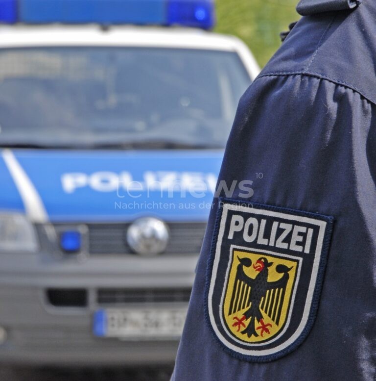 KIEFERSFELDEN - 🚔 Schleusung am Samstag (04.10.2025) aufgedeckt! Bundespolizei nimmt drei Syrer in Gewahrsam. Zwei Tage auf Lastwagen ohne Essen und Trinken 🚛