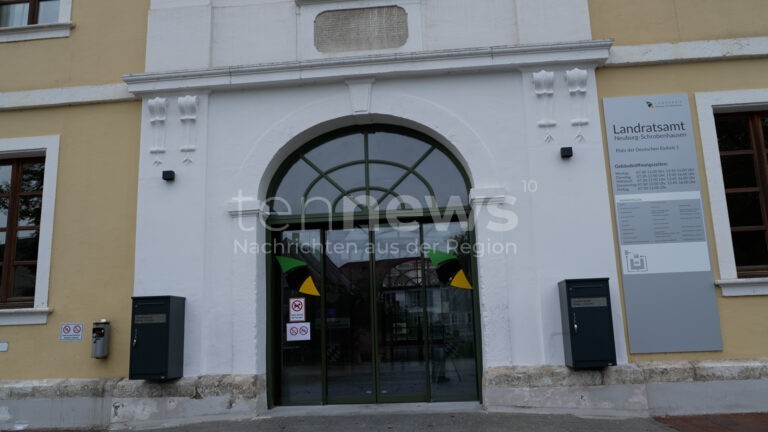 NEUBURG AN DER DONAU - 🏢 Landratsamt und Behörden am 20.10. ab Mittag geschlossen – geänderte Öffnungszeiten wegen Personalversammlung! ⏰