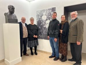 NEUMARKT IN DER OBERPFALZ - 🏛️ Dr. Fritz Schweninger besucht Ausstellung über berühmten Großvater! Ernst Schweninger behandelte einst Reichskanzler Bismarck! 👴