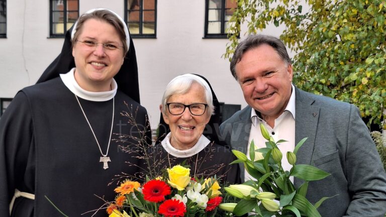 KAUFBEUREN - 🙏 Sr. Regina Winter feiert 60 Jahre Ordensjubiläum: Klosterleitung, Herzensprojekte und Engagement für Menschen prägen ihr Leben. 🌸