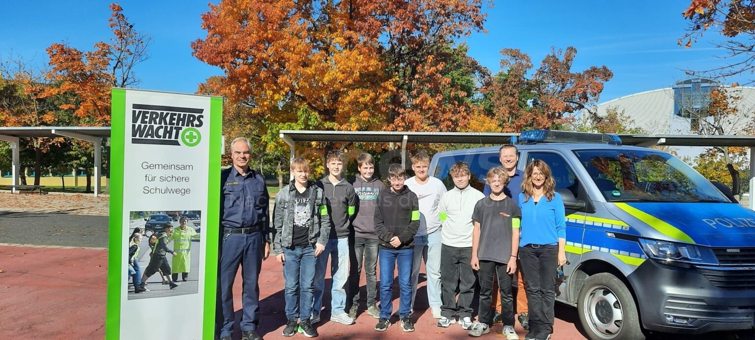 NEUNBURG VORM WALD - 🚌 Acht neue Buslotsen am Freitag (17.10.2025) erfolgreich ausgebildet! Alle Buslinien der Realschule jetzt für mehr Sicherheit besetzt! 👮