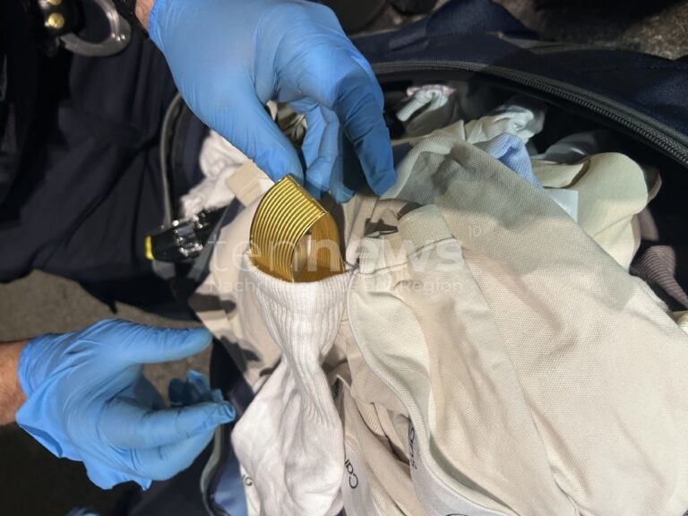 ROSENHEIM - 💰 Zoll deckt Schmuggelversuche auf! 69.000 Euro Goldschmuck nicht angemeldet - Strafverfahren eingeleitet! ✈