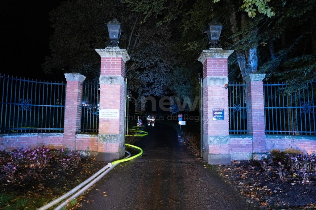 ALTENTHANN - 🔥 Vollbrand in der Nacht zum Montag (06.10.2025)! Historisches Golf-Clubhaus komplett zerstört - Millionenschaden, Polizei sucht Zeugen! 🚒