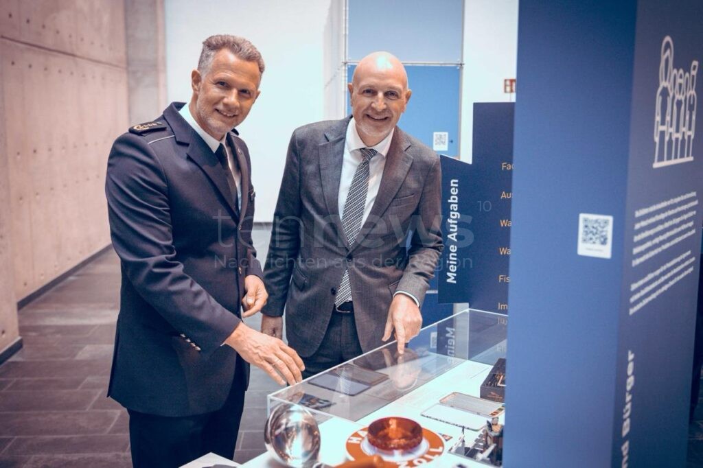 BERLIN - 🎉 Zoll feiert am Mittwoch (08.10.2025) 75-jähriges Jubiläum! Klingbeil kündigt 1.000 neue Stellen und Strategie "Zoll 2030" an! 🚔