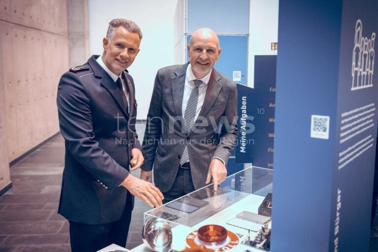 BERLIN - 🎉 Zoll feiert am Mittwoch (08.10.2025) 75-jähriges Jubiläum! Klingbeil kündigt 1.000 neue Stellen und Strategie "Zoll 2030" an! 🚔