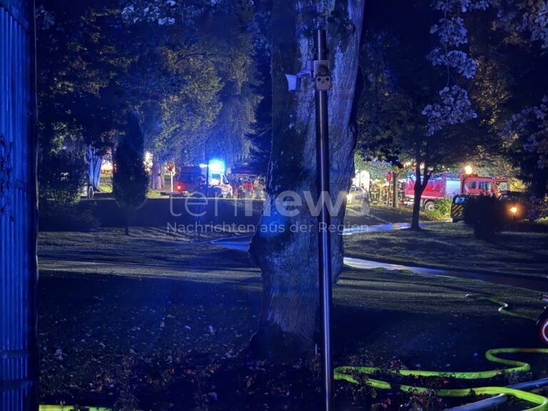 🔥 ALTENTHANN – Großbrand zerstört Vereinsheim von Golfclub in der Nacht auf Montag (06.10.2025): Feuerwehr kämpft stundenlang gegen die Flammen. 🚒
