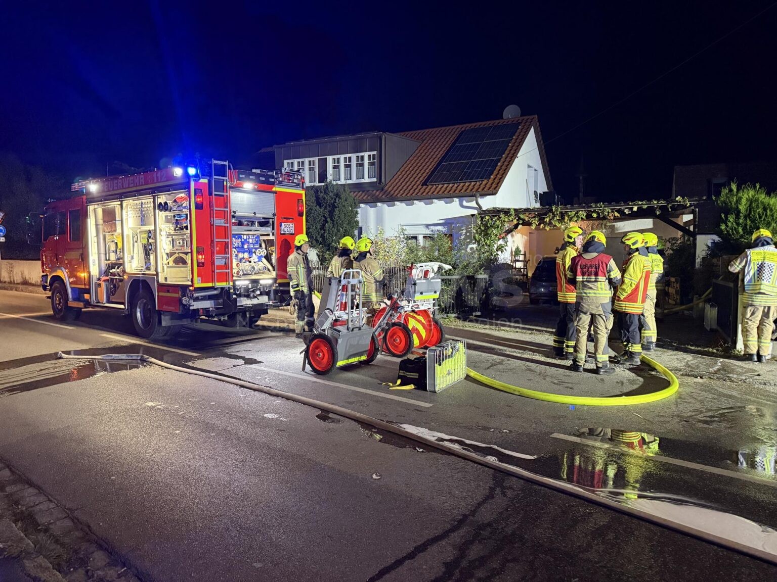 SCHROBENHAUSEN - 🔥 Bei einem Kellerbrand am Sonntagmorgen (12.10.2025) erlitten zwei Personen leichte Verletzungen. Putztuch fängt Feuer 🚒