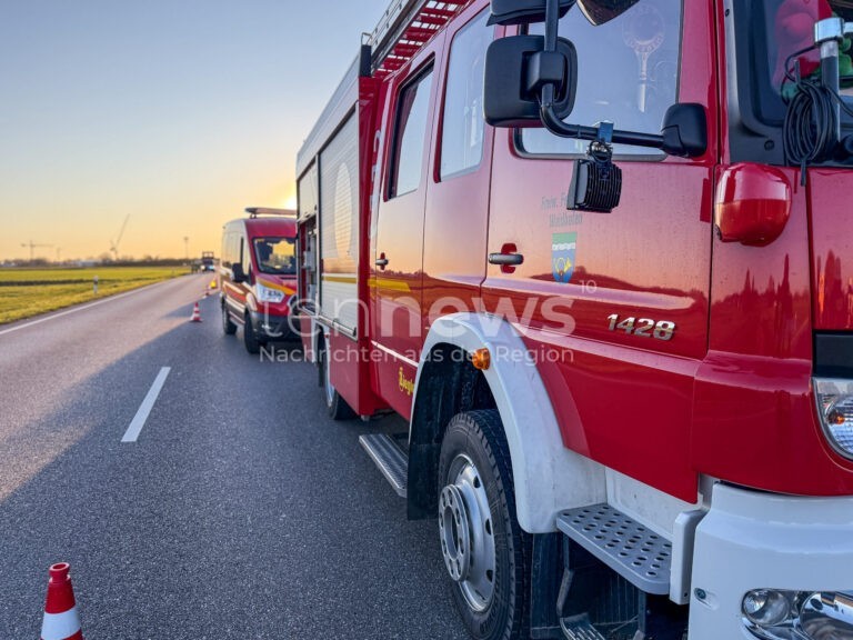 A 92 - 💔 Tesla-Fahrer (60) erleidet am Mittwoch (01.10.2025) medizinischen Notfall und verursacht schweren Verkehrsunfall - verstorben! 🚁