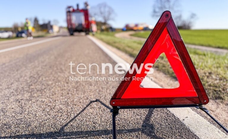 PFAFFENHOFEN AN DER ILM - 🚗 Verkehrsunfall am Mittwoch (29.10.2025) um 17:20 Uhr! Sprinter-Fahrer missachtet Vorfahrt und verletzt Mutter - 8.000 Euro Schaden! 🚑