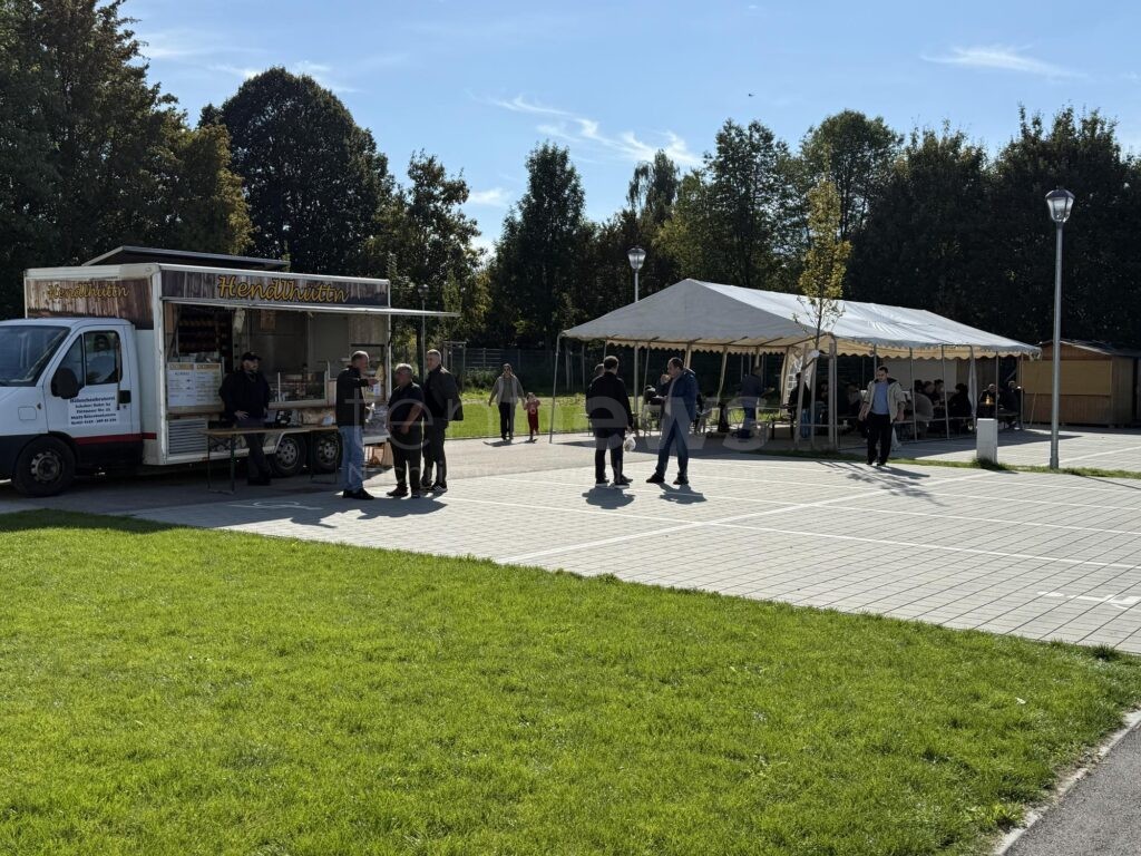 SCHROBENHAUSEN - 🕌 Tag der offenen Moschee am Freitag (03.10.2025)! 300 Gläubige feiern, Führungen zeigen Islam - Brücken bauen und Vorurteile abbauen! 🤝