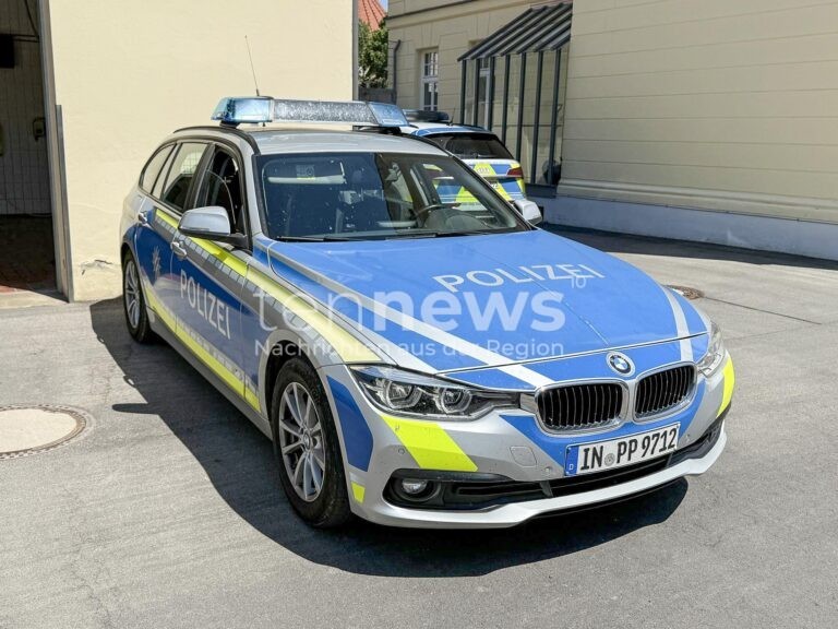 FREISING - 🚗 Alkoholisierte Verfolgungsjagd am Mittwoch (15.10.2025)! Pole (41) fährt Schlangenlinien und flüchtet vor Polizei - Schüsse abgegeben! 👮‍♂