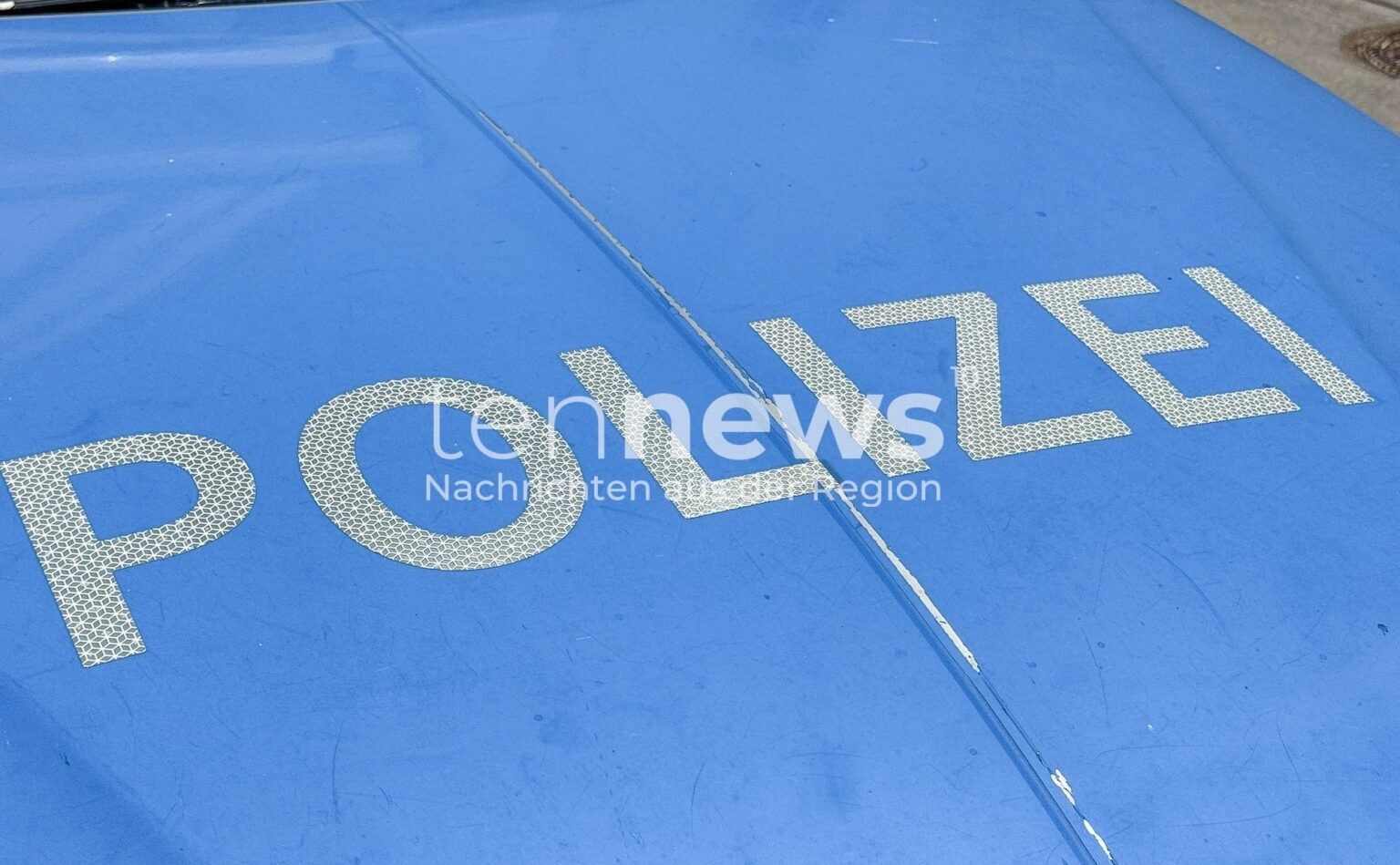 Blutiger Streit im Wettbüro eskaliert: Messer-Attacke mit Teppichmesser - tennews ERDING - 🔪 Blutiger Streit im Wettbüro am Montag (27.10.2025) eskaliert! Mann (31) sticht mit Teppichmesser zu - Täter in Psychiatrie! ⚖️