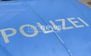 DACHAU - Exhibitionist belästigt am Donnerstag 09.10.2025 drei Mädchen (12, 13) in Drogerie! Polizei sucht Zeugen nach widerlicher Tat!