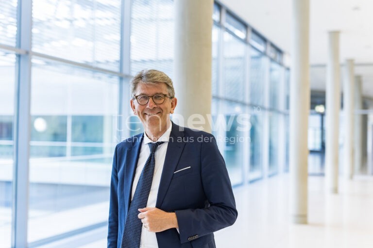 MÜNCHEN - 💰 Vor dem Start der Medientage: Weimer plant am Dienstag (21.10.2025) "Plattform-Soli" für Google & Co. - Geld für Stärkung von Medien und Kultur! 📱