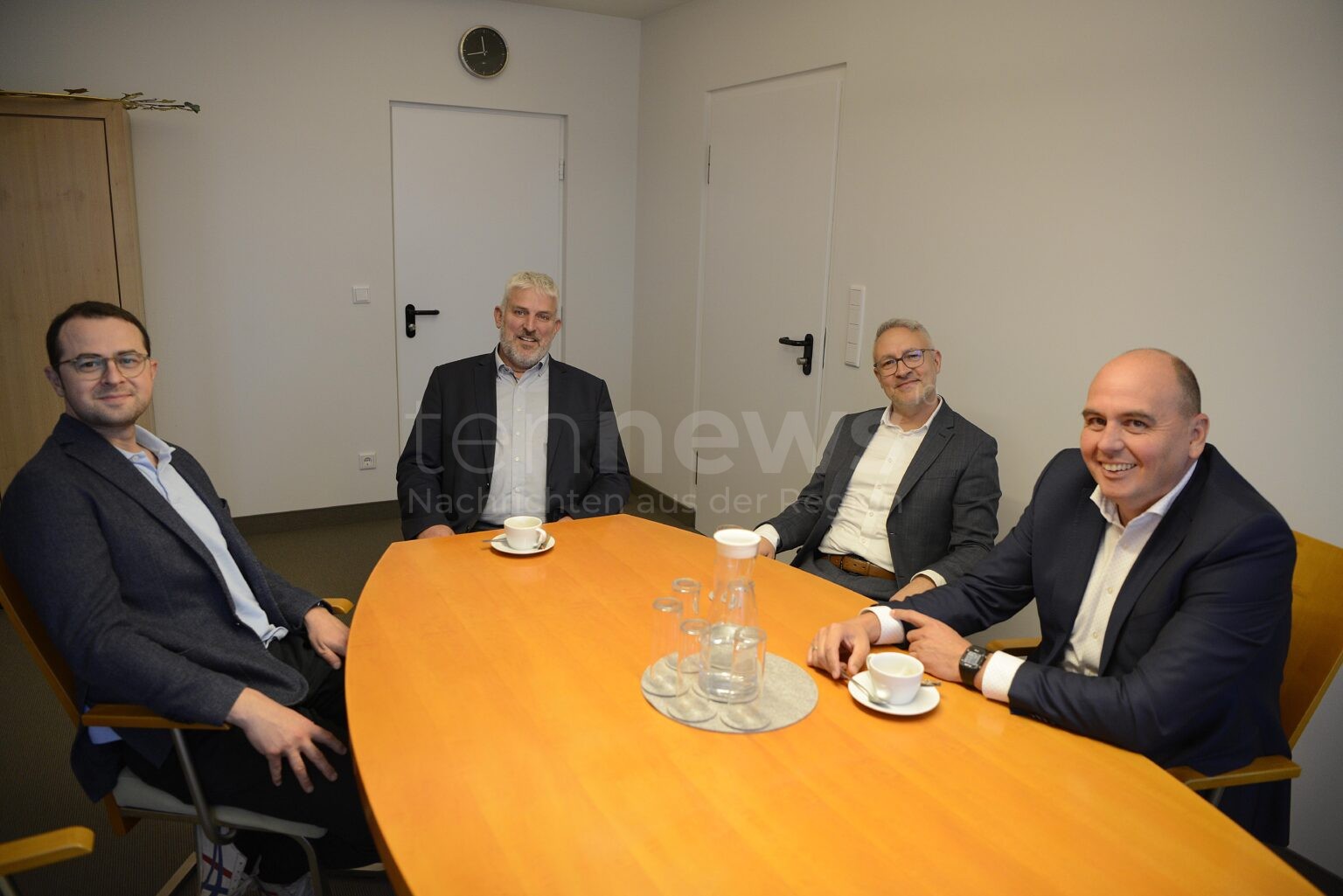 LAUF AN DER PEGNITZ - 👨‍⚕️ Wechsel in der Krankenhausleitung: Guido Schmidt übernimmt von Marco Zipfel - neue Impulse für Patienten und Klinik! 🏥