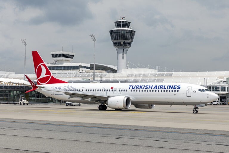 MÜNCHEN - ✈ Flughafen München erwartet 1,2 Millionen Passagiere in den Herbstferien! 184 Ziele in 68 Ländern - S-Bahn-Einschränkungen beachten! 🧳