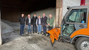 NEUMARKT IN DER OBERPFALZ - ❄️ Winterdienst startklar! 2.000 Tonnen Salz und 500 Tonnen Splitt für 350 km Straßennetz bereit! 🚛