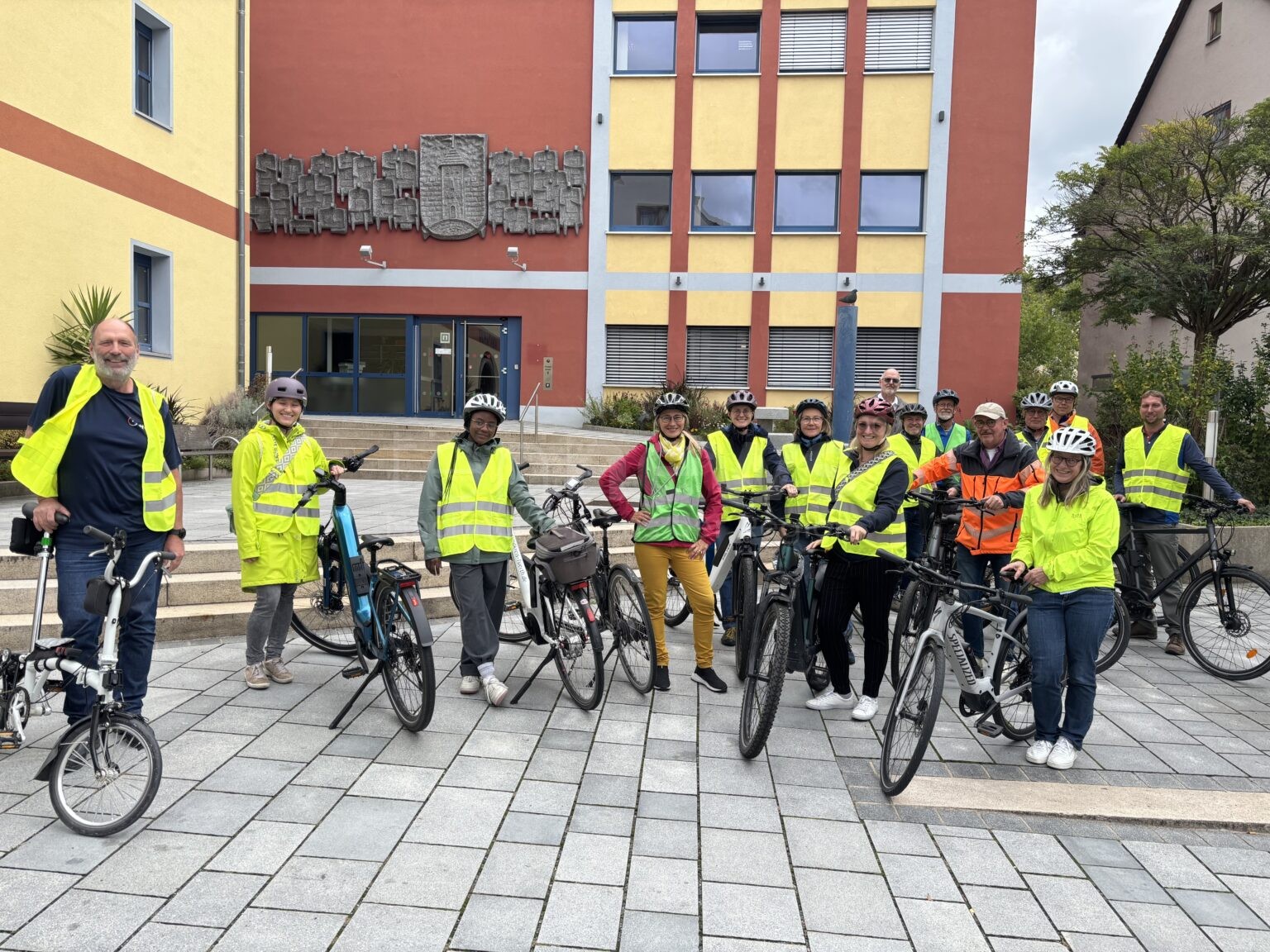 Zirndorf schafft Zertifizierung: Stadt darf sich nun "Fahrradfreundliche Kommune in Bayern" nennen - tennews ZIRNDORF - 🚴 Zertifizierung als fahrradfreundliche Kommune geschafft! Stadt erhält Auszeichnung - offizielle Ehrung im Februar 2026! 🏆