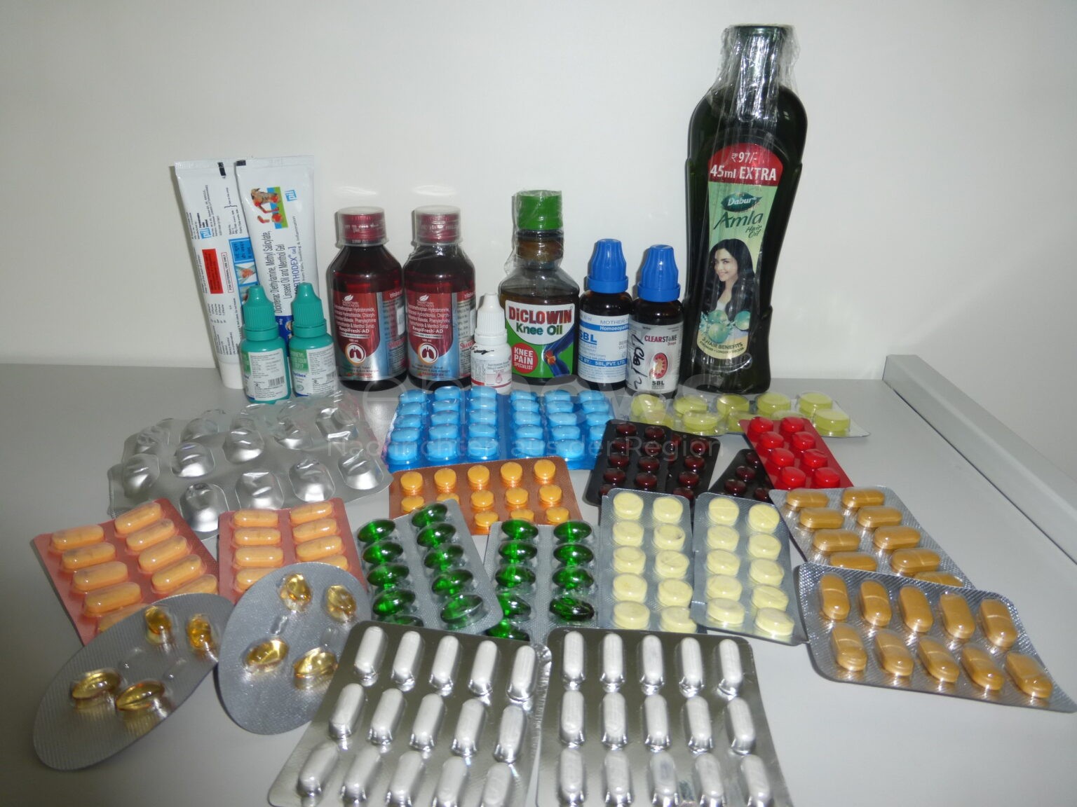 💊 WEIDEN – Zollamt stoppt Arzneimittelsendung aus Indien: 20 illegale Produkte entdeckt, Einfuhr verboten, Warnung vor Gesundheitsgefahr. 🚫