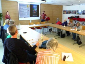 NEUMARKT IN DER OBERPFALZ - App-Workshop für Senioren am Dienstag (11.11.2025)! Mehrgenerationenhaus zeigt kostenlos Installation von Apps auf Android-Geräten!